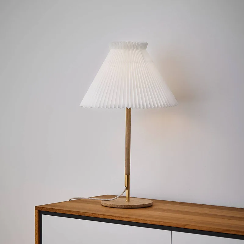 LK80 Tischleuchte mit gefaltetem Schirm, Eiche hell by Le Klint in Eiche hell, White – product photo