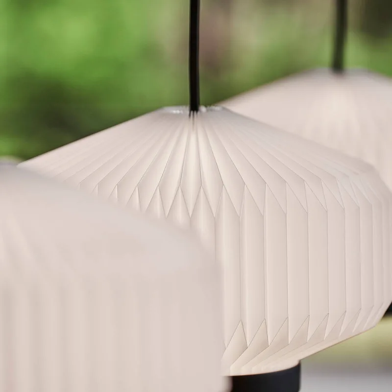 Shibui Small Hängeleuchte, Ø 28 cm by Le Klint in White, Black – product photo 3 of 5