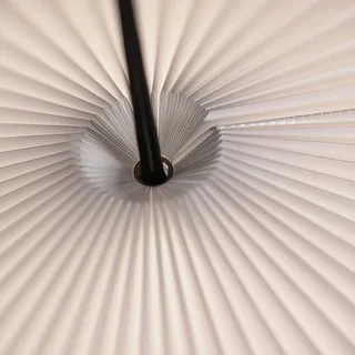 Shibui Small Hängeleuchte, Ø 28 cm by Le Klint in White, Black – product photo 5 of 5