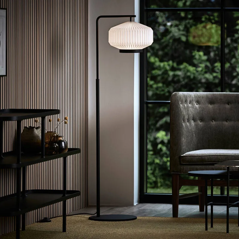 Shibui Stehleuchte mit gefaltetem Schirm by Le Klint in Black, White – product photo