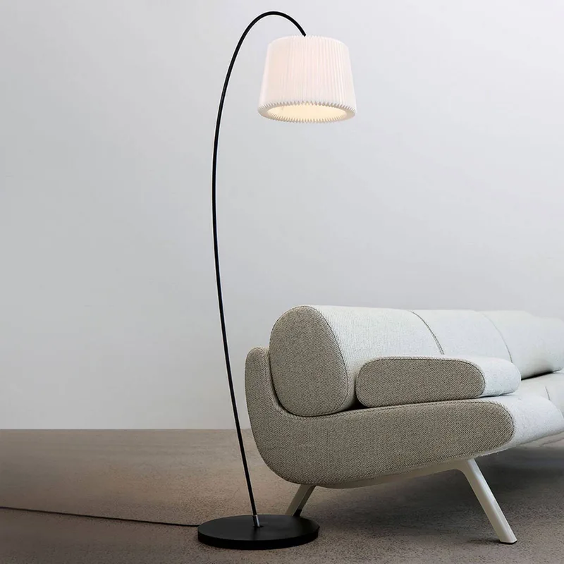 Snowdrop 320 Golvlampa White/Paper från Le Klint i Svart – produktbild