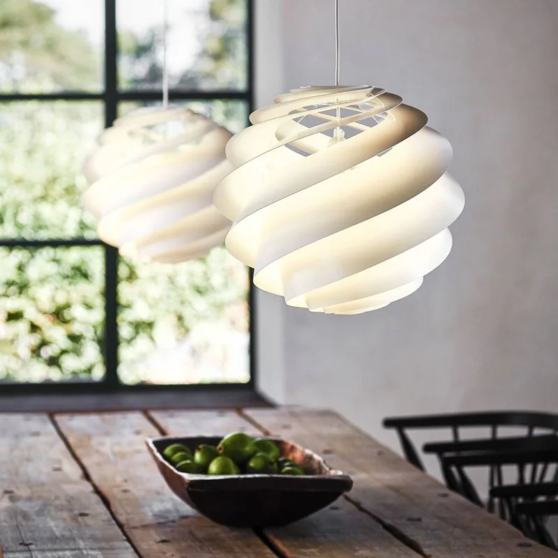 Swirl 3 Medium - Hängeleuchte in van Le Klint in Wit – productfoto