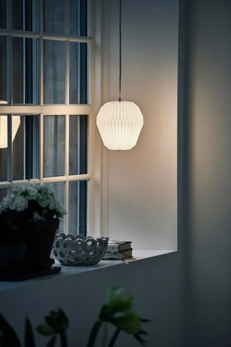 The Bouquet 1 Taklampa Medium Papper från Le Klint i Vit, Opaal – produktbild