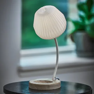 Tischleuchte The Bouquet, Lampenschirm Folie by Le Klint in White, Holz hell – product photo 2 of 2
