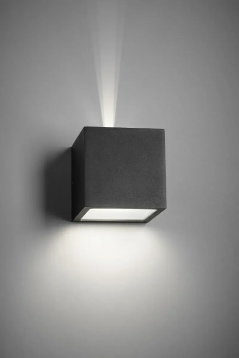 Cube LED buitenwandlamp XL, zwart, Up/Down fra LIGHT-POINT – produktbillede