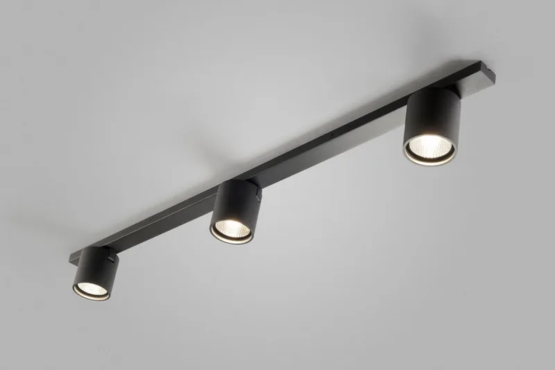 Focus LED Deckenleuchte L90 3000K Schwarz von LIGHT-POINT – Produktfoto