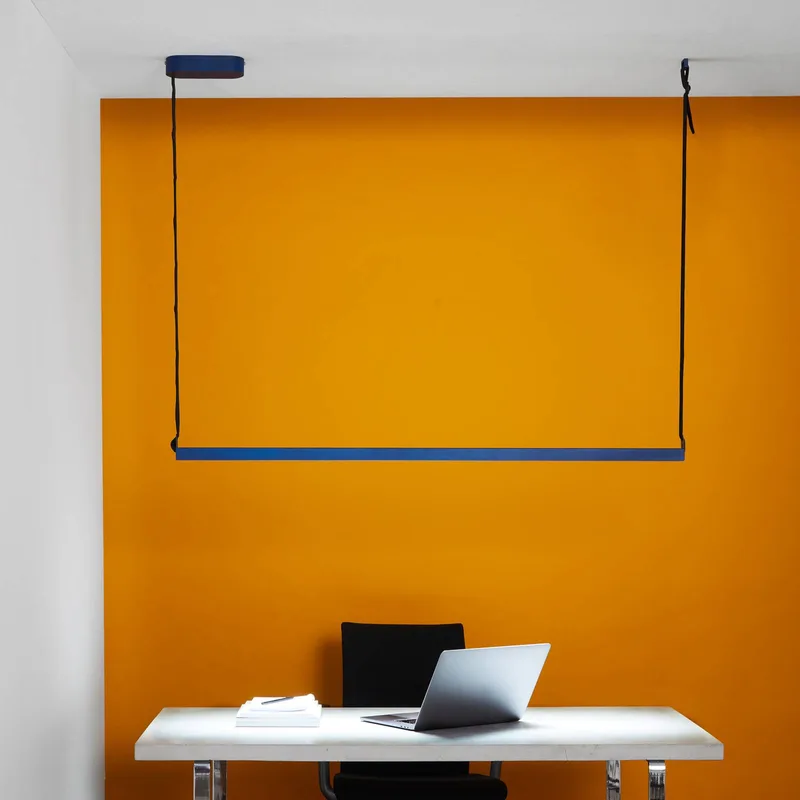 LED hanglamp Belto de LOOM DESIGN en Bleu – photo du produit