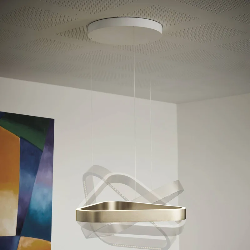 LED hanglamp Trigon, 60 cm, aluminium van LOOM DESIGN in Crème – productfoto