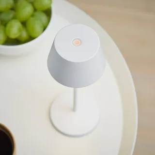 LED tafellamp op accu Modi Micro, IP65 van LOOM DESIGN in Wit – productfoto 2 van 2