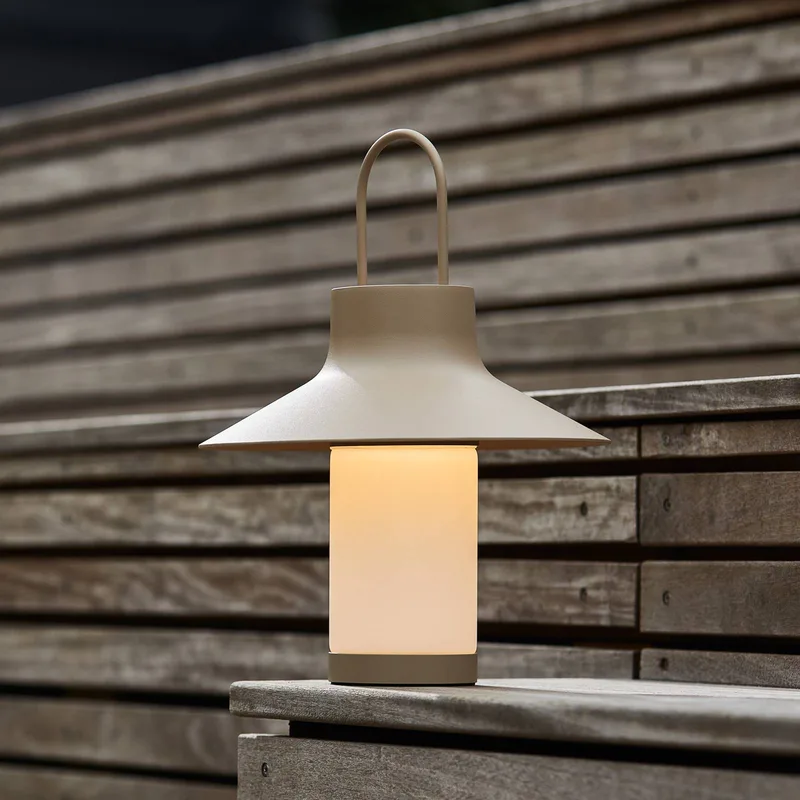 LED tafellamp op accu Shadow Large, IP65 by LOOM DESIGN in Beige – product photo