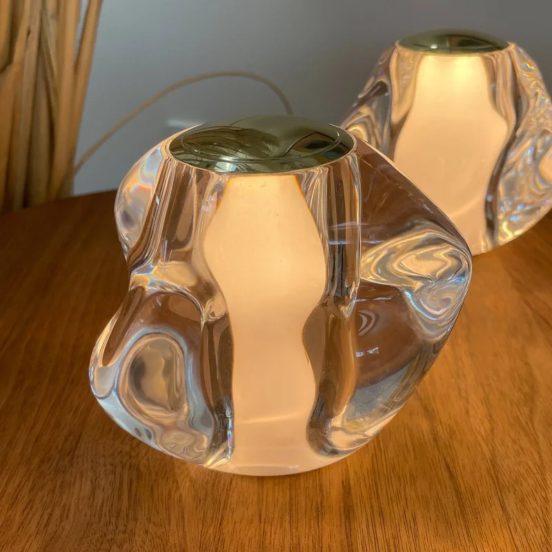 LED-batteridriven bordslampa Ice Ball guldfärgad Ø 10,5 cm från LOOM DESIGN i Guld, Transparent – produktbild