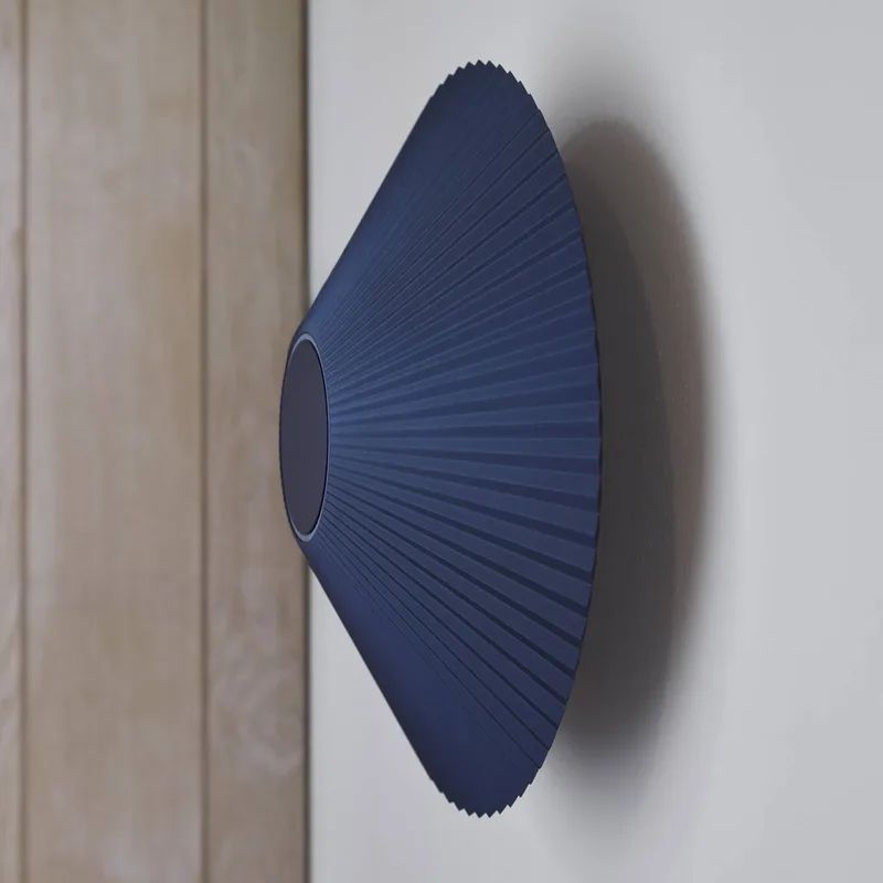 LED wandlamp Ballerina, Ø 35 cm de LOOM DESIGN en Bleu foncé – photo du produit