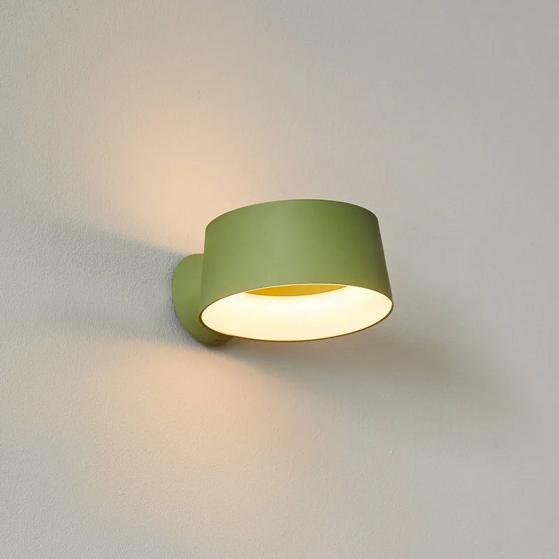 LED wandlamp Cookie, aluminium, Ø 15 cm från LOOM DESIGN i Grön – produktbild