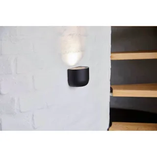 LED wandlamp Nyx de LOOM DESIGN en Noir – photo du produit 2 sur 2