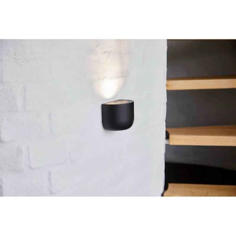 LED wandlamp Nyx de LOOM DESIGN en Noir – photo du produit 2 sur 2