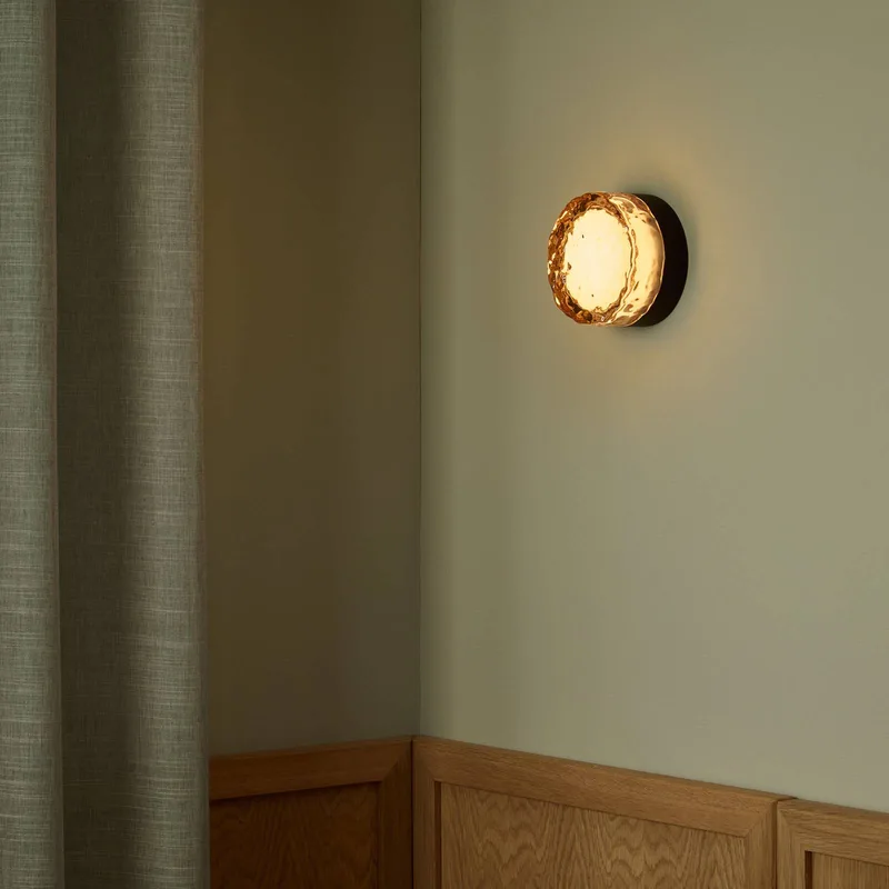 LED wandlamp Otto Ice 13 cm CCT IP65 de LOOM DESIGN en Amber – photo du produit 2 sur 3