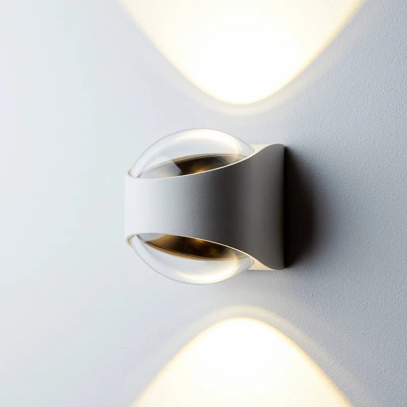 Saga LED buiten wandlamp up/down by LOOM DESIGN in White – product photo