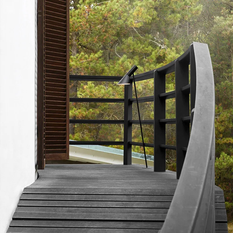 AJ Garden Long Tuinlamp 2700K Anchor Black van Louis Poulsen – productfoto 2 van 5