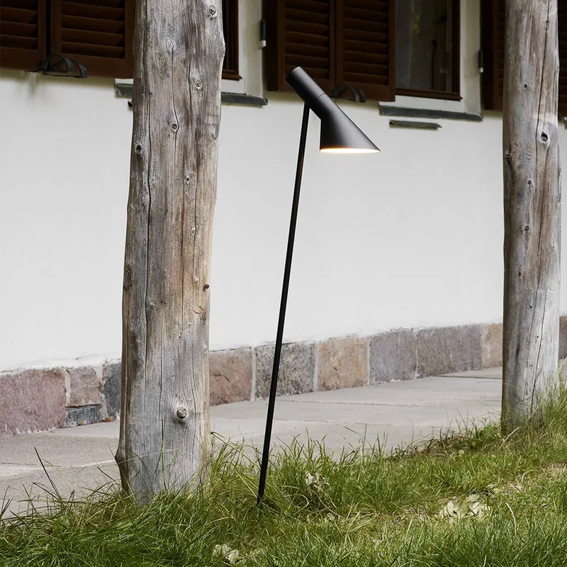 AJ Garden Long Tuinlamp 2700K Anchor Black van Louis Poulsen – productfoto 4 van 5