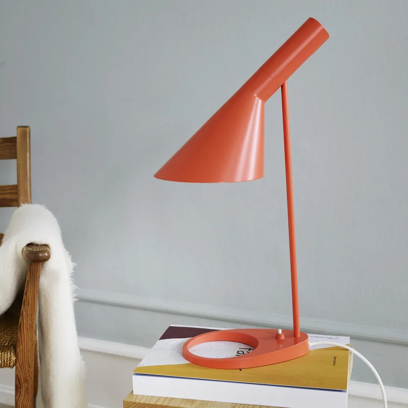 AJ Tafellamp Electric Orange - Louis Poulsen - Woonkamer - Designer - Metaal - 1 lamp by Louis Poulsen – product photo