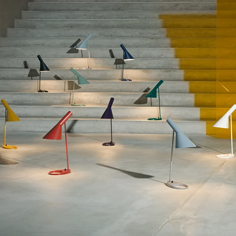 AJ Tafellamp Hell Petroleum - Louis Poulsen - Woonkamer - Designer - Metaal - 1 lamp van Louis Poulsen – productfoto