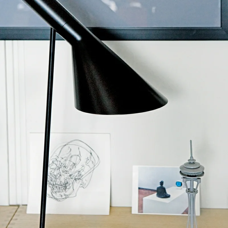 AJ Tafellamp Zwart - Louis Poulsen - Woonkamer - Designer - Metaal - 1 lamp von Louis Poulsen – Produktfoto