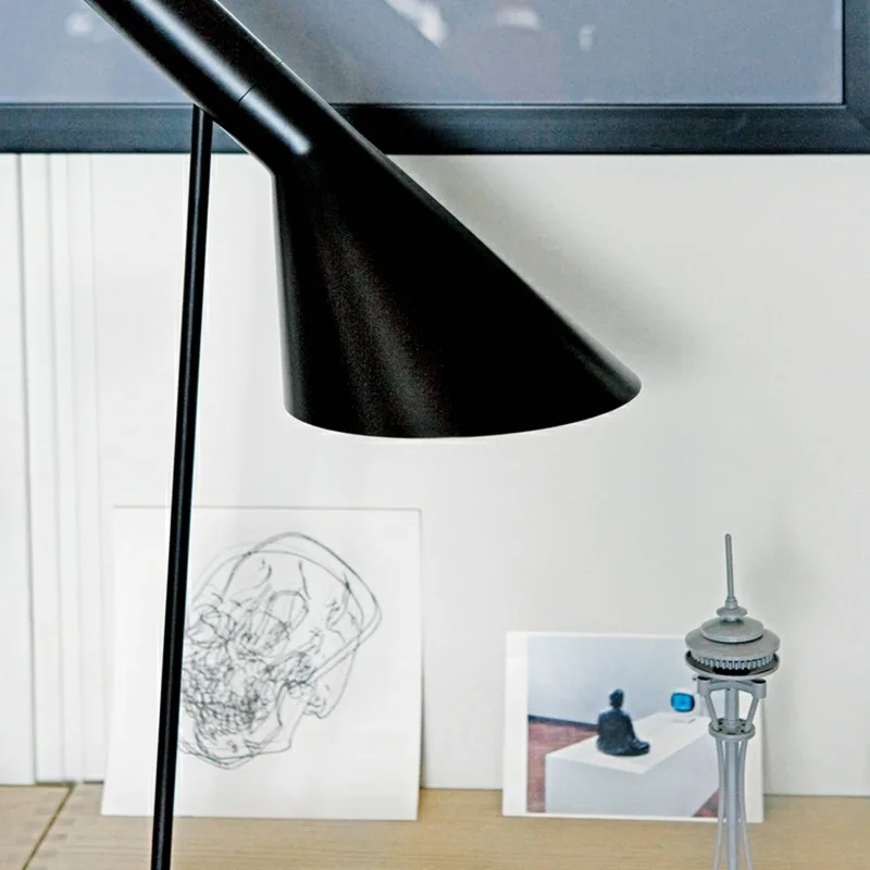 AJ Tafellamp Zwart by Louis Poulsen – product photo 2 of 5