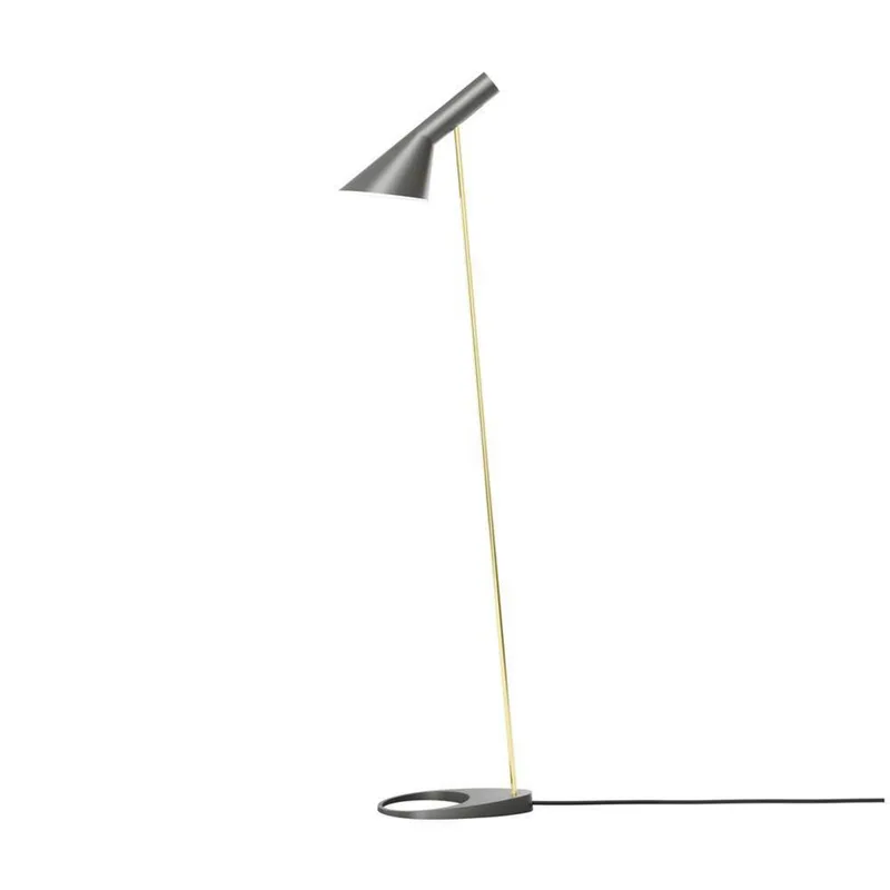 AJ Vloerlamp Brass/Warm Grey - Louis Poulsen - Woonkamer - Designer - Metaal - 1 lamp de Louis Poulsen – photo du produit