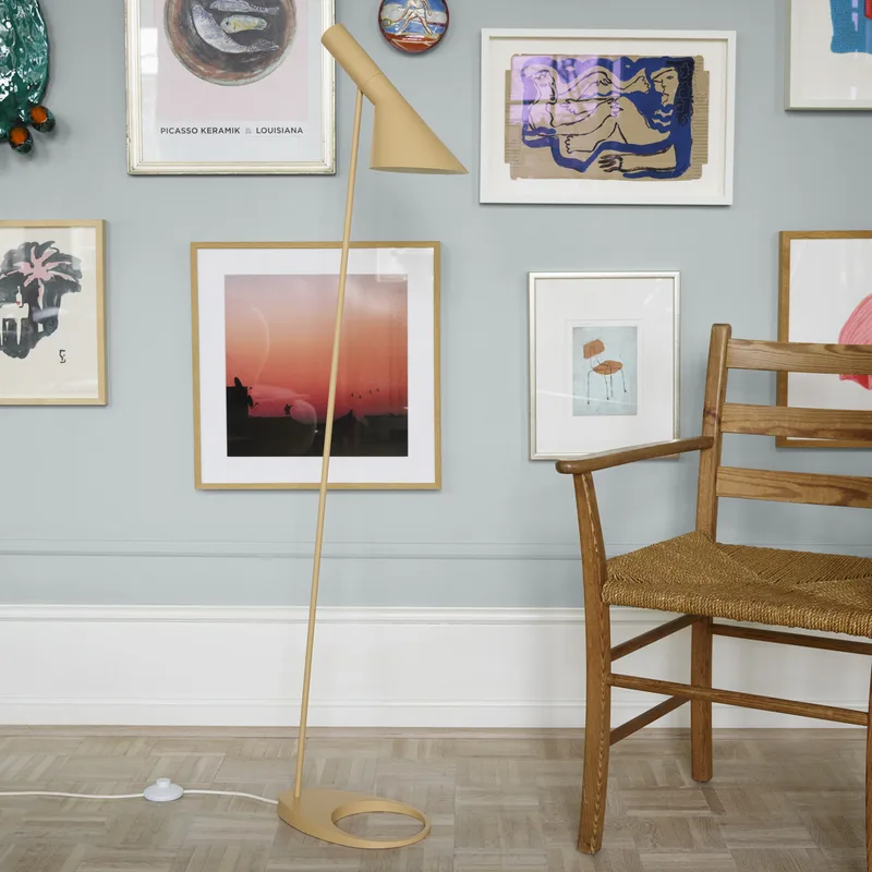 AJ Vloerlamp Warm Sand - Louis Poulsen - Woonkamer - Designer - Metaal - 1 lamp von Louis Poulsen – Produktfoto