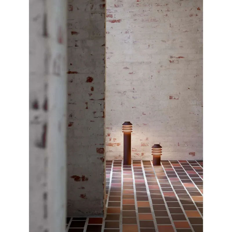Bysted Garden 53 cm 2.700 K grondpen corten - Louis Poulsen - Terras - Aluminium by Louis Poulsen – product photo