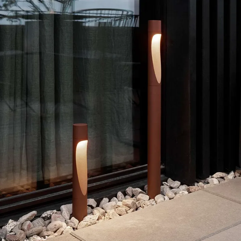 Flindt Garden tuinlamp Short LED 2700K met anker Corten - Louis Poulsen - Terras - Aluminium by Louis Poulsen – product photo