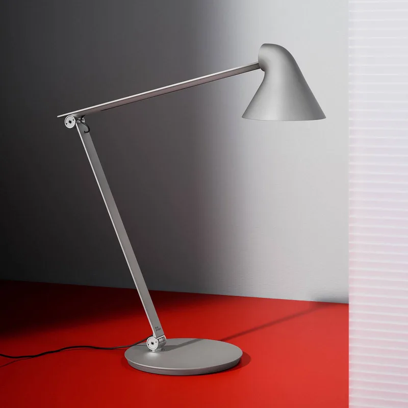NJP Tischlampe Fuß 3.000K by Louis Poulsen in Hellgrau – product photo