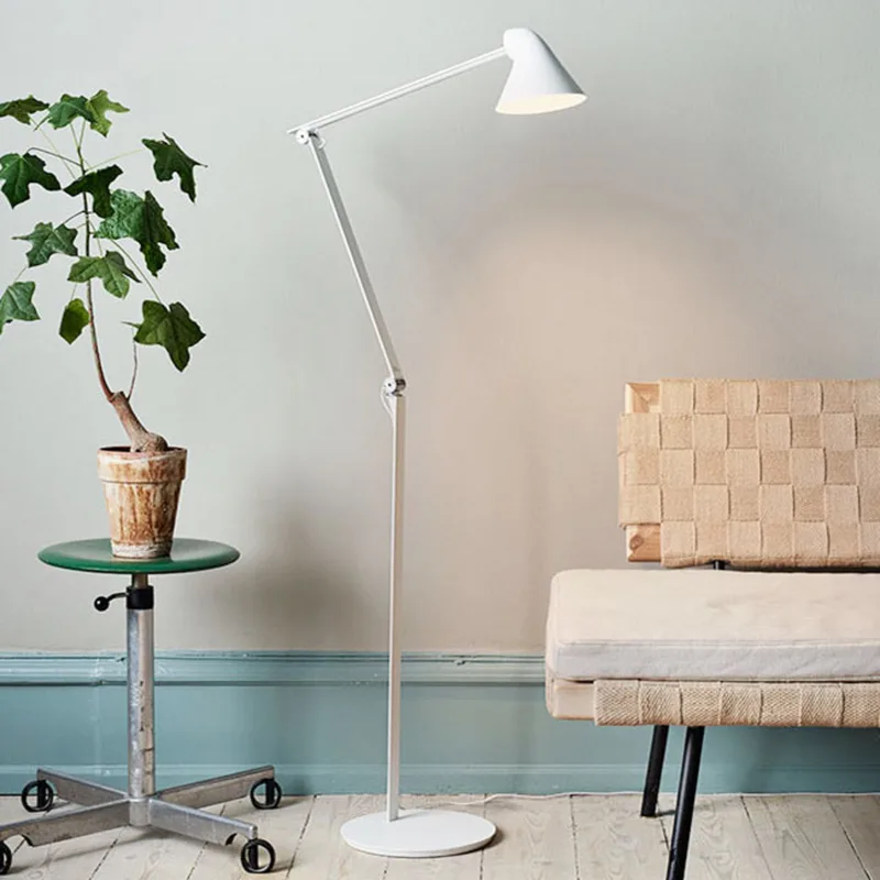 NJP VloerLamp Wit - Louis Poulsen - Woonkamer - Designer - Metaal - Met lampenkap von Louis Poulsen – Produktfoto