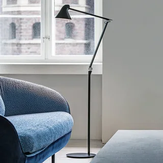 NJP VloerLamp Zwart van Louis Poulsen – productfoto 1 van 3