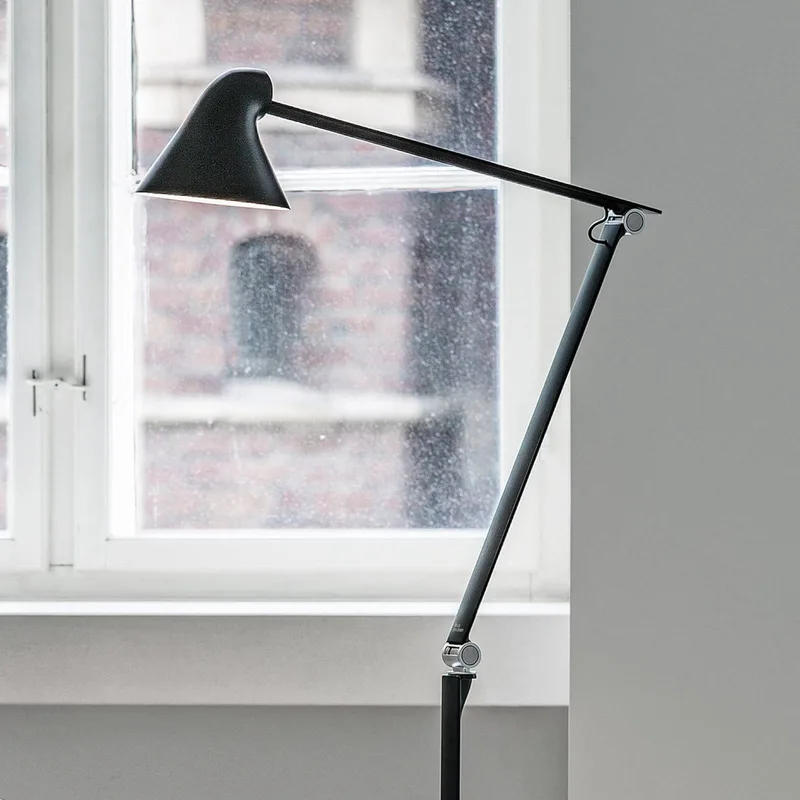 NJP VloerLamp Zwart van Louis Poulsen – productfoto 2 van 3