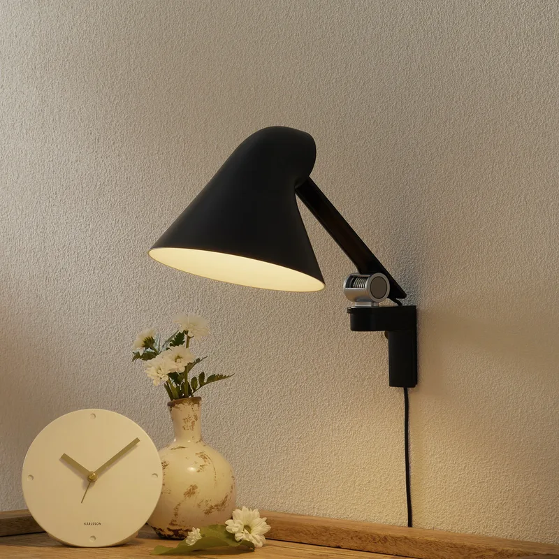 NJP Wandlamp Kort Arm Zwart - Louis Poulsen - Woonkamer - Designer - Metaal von Louis Poulsen – Produktfoto
