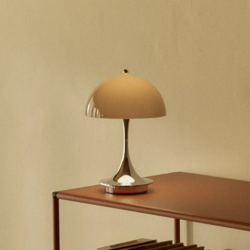 Panthella 160 Portable Original, opaalbruin - Louis Poulsen - Terras - Designer - Kunststof - Rond by Louis Poulsen – product photo