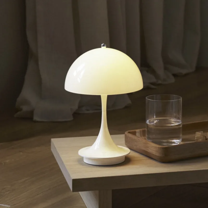 Panthella 160 PORTABLE V3 acculamp Opal Beige - Louis Poulsen - Balkon - Designer - Kunststof - 1 lamp by Louis Poulsen – product photo