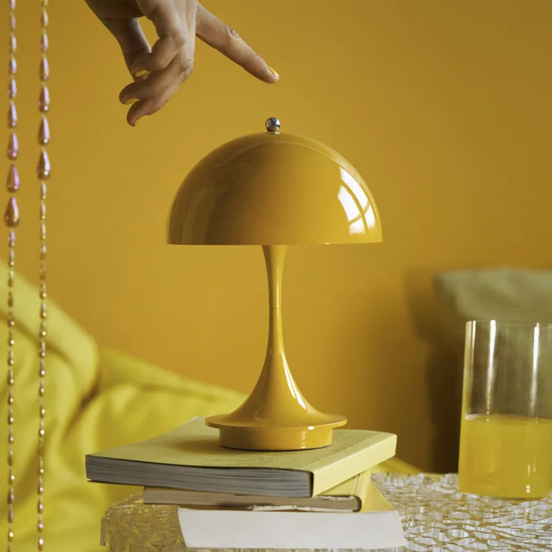 Panthella 160 PORTABLE V3 acculamp Opaque Geel - Louis Poulsen - Balkon - Designer - Kunststof - 1 lamp by Louis Poulsen – product photo