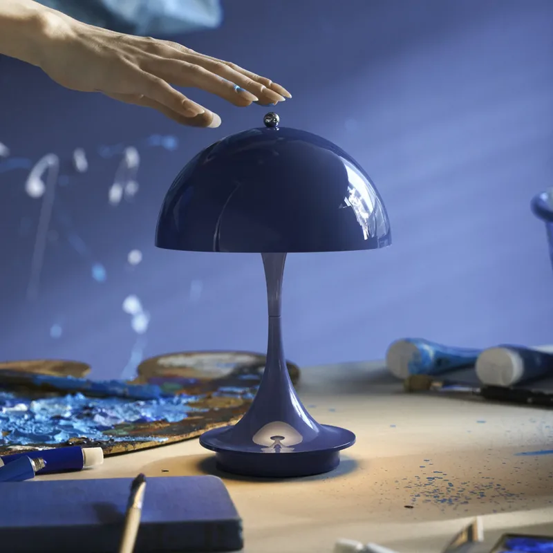 Panthella 160 PORTABLE V3 acculamp Opaque Indigo - Louis Poulsen - Balkon - Designer - Kunststof - 1 lamp by Louis Poulsen – product photo