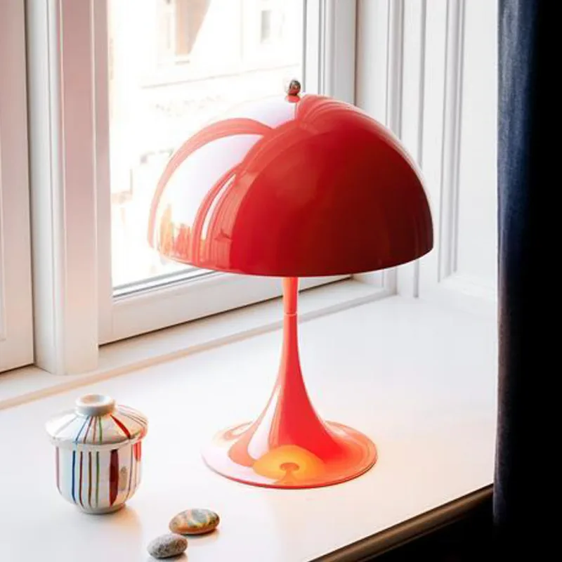 Panthella 250 PORTABLE acculamp koraalrood - Louis Poulsen - Woonkamer - Modern - Kunststof - Met lampenkap by Louis Poulsen – product photo