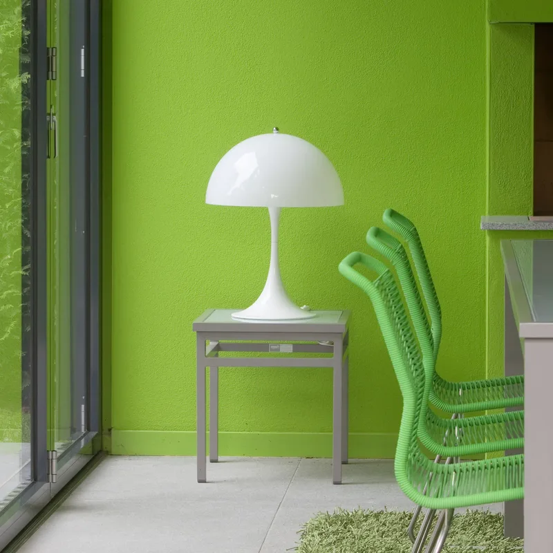 Panthella 250 PORTABLE acculamp Opal - Louis Poulsen Panthella Portable - Terras - Designer - Aluminium - Met lampenkap by Louis Poulsen – product photo