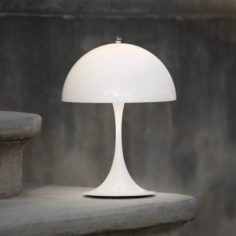 Panthella 250 PORTABLE LED-batterijlamp wit - Louis Poulsen - Woonkamer - Modern - Kunststof - Met lampenkap by Louis Poulsen – product photo