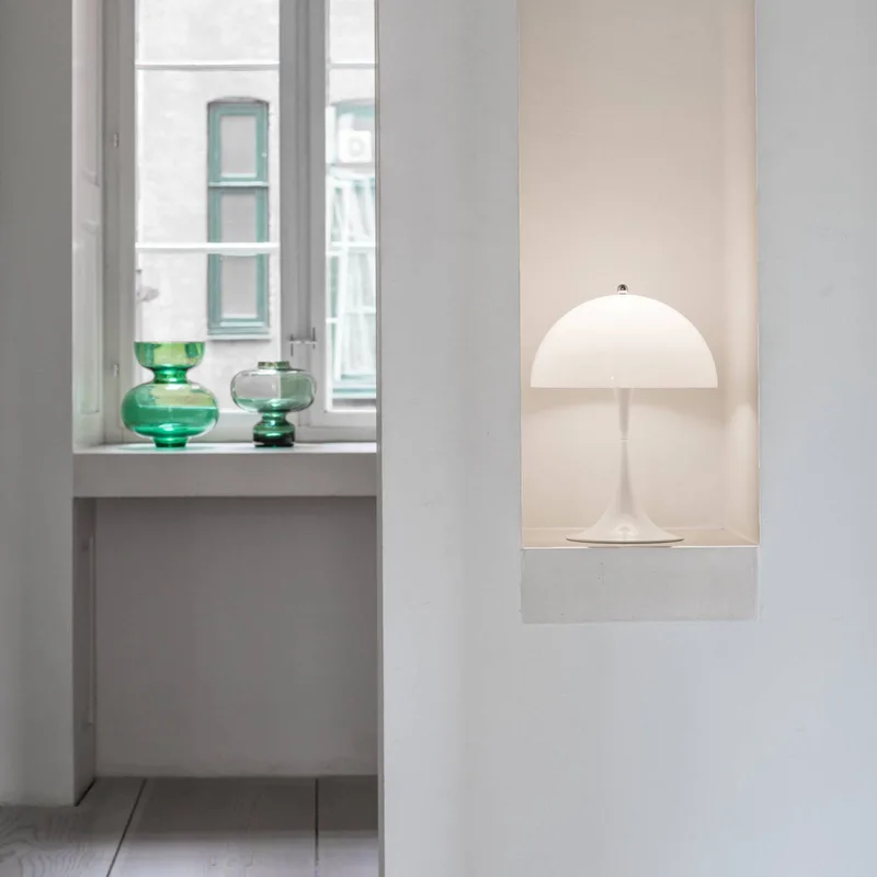 Panthella 250 PORTABLE LED-batterijlamp wit by Louis Poulsen – product photo 3 of 5
