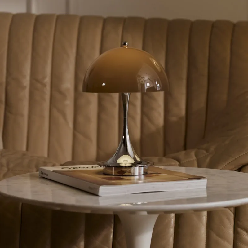 Panthella 250 Portable Original, opaalbruin - Louis Poulsen - Terras - Designer - Kunststof - Rond by Louis Poulsen – product photo