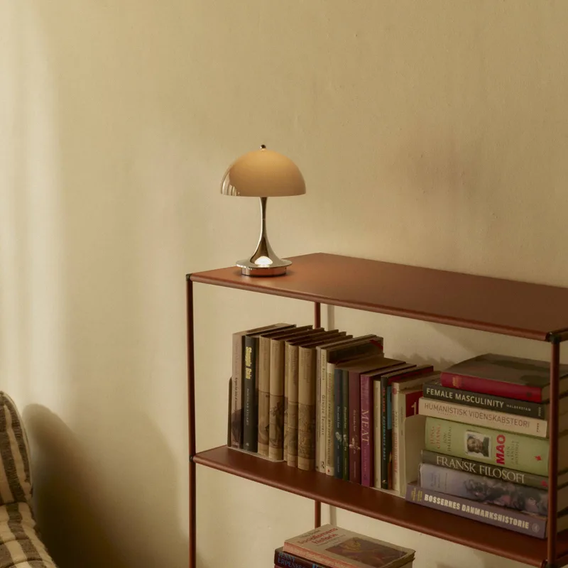 Panthella 250 Portable Original, opaalbruin by Louis Poulsen – product photo 2 of 4