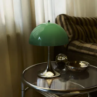 Panthella 250 Portable Original, opaalgroen by Louis Poulsen – product photo 1 of 4