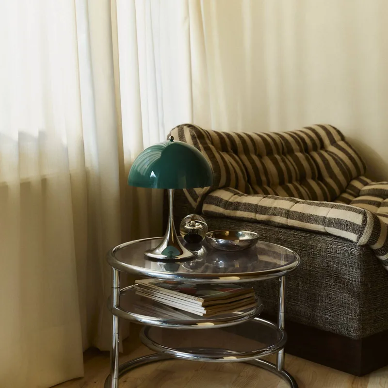 Panthella 250 Portable Original, opaalgroen by Louis Poulsen – product photo 3 of 4