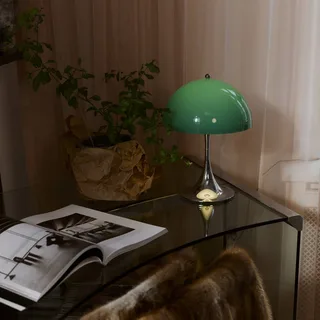 Panthella 250 Portable Original, opaalgroen by Louis Poulsen – product photo 2 of 4