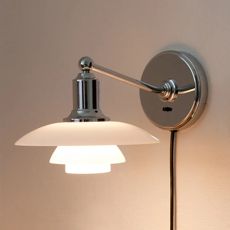 PH 2/1 Wandlamp White Opal Glass - Louis Poulsen - Woonkamer - Designer - 1 lamp von Louis Poulsen – Produktfoto